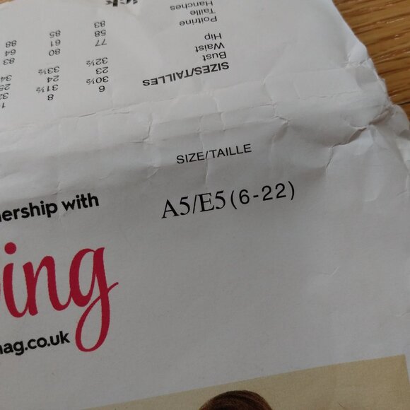 Semi-Fitted Lined Bodice Dress Sewing Pattern Size 6-22 Plus Butterick 6129 - Picture 2 of 10